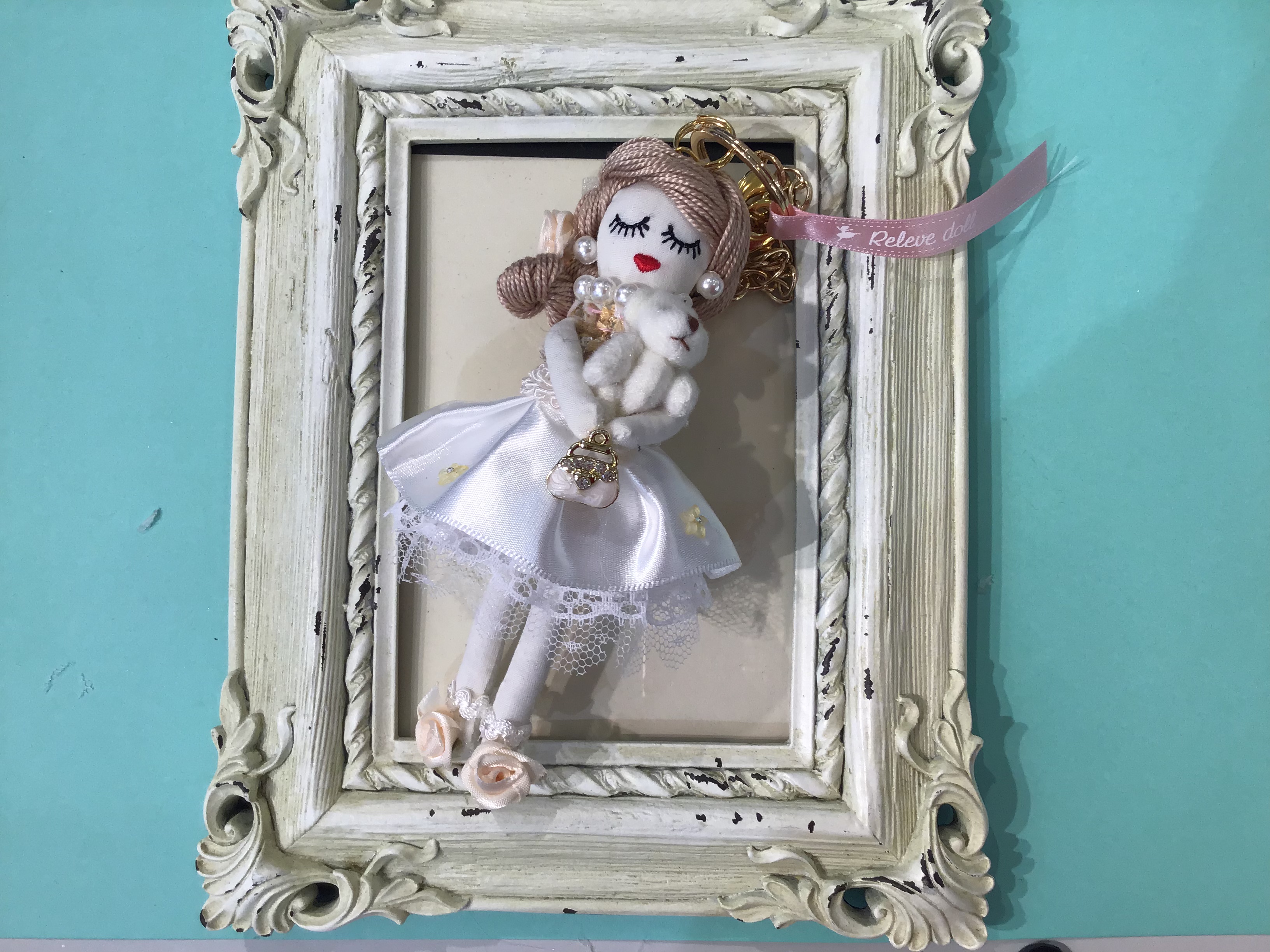 69825892-d43c-428b-83f7-cc33d2465340