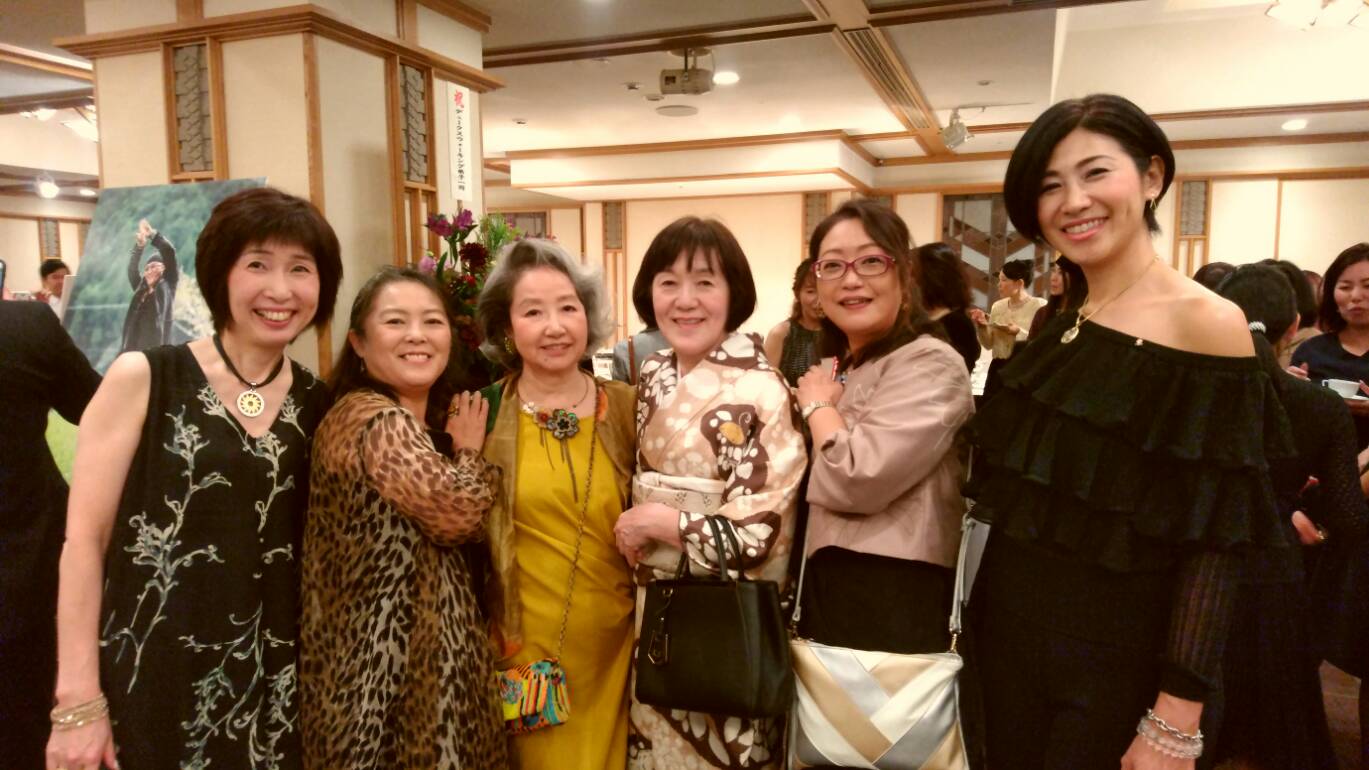 ee17cd9e-8fde-4d10-8828-9e7156a17181