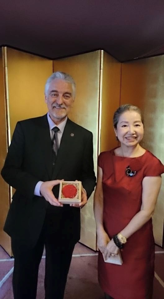 1bf07701-c695-49a8-a8ef-ee3ca7fd1ad4