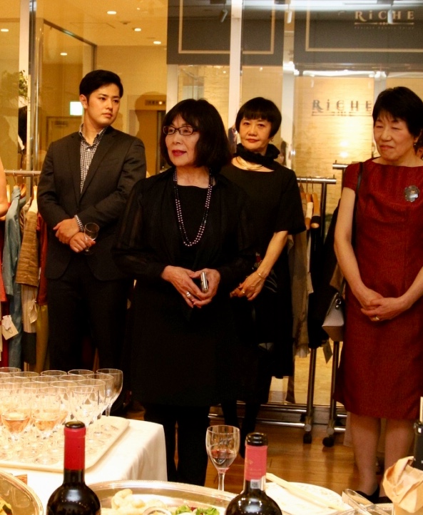 9d06101d-b482-4808-a979-8c489000d5e6