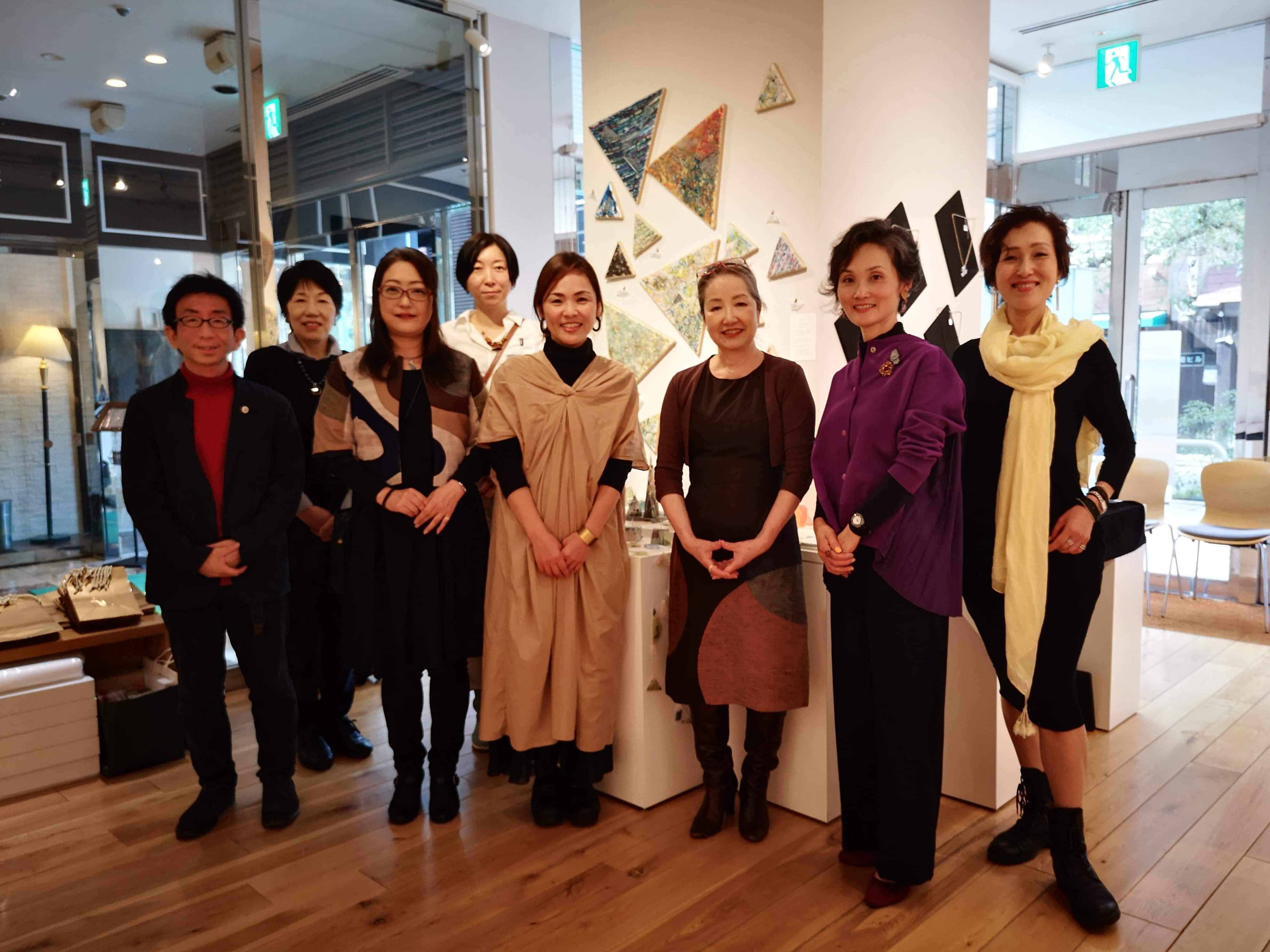 d5a20469-f824-400b-a291-67d8a23ba558