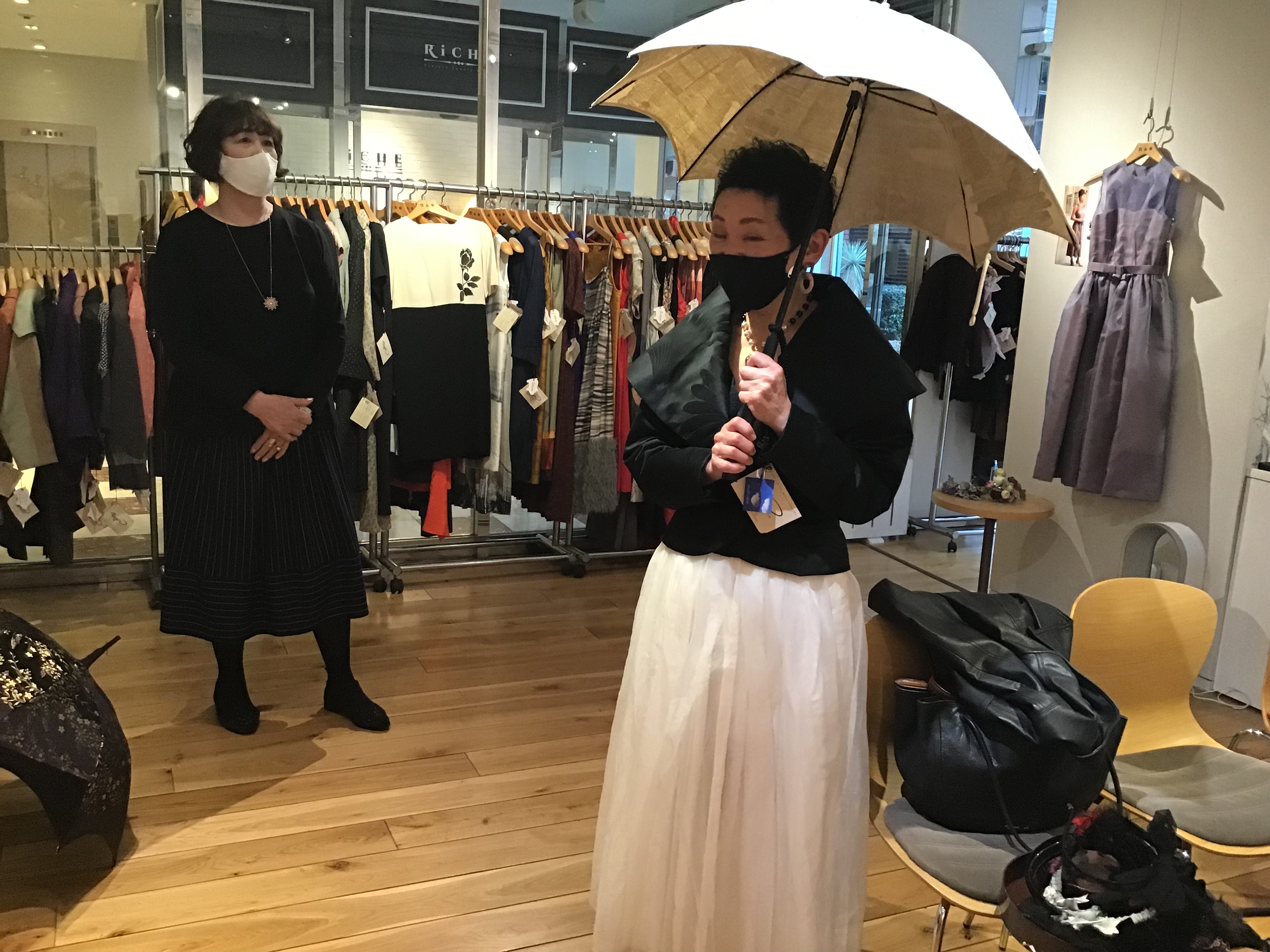 eee7d005-ffa8-49e2-ab7e-abe3b75abdb1